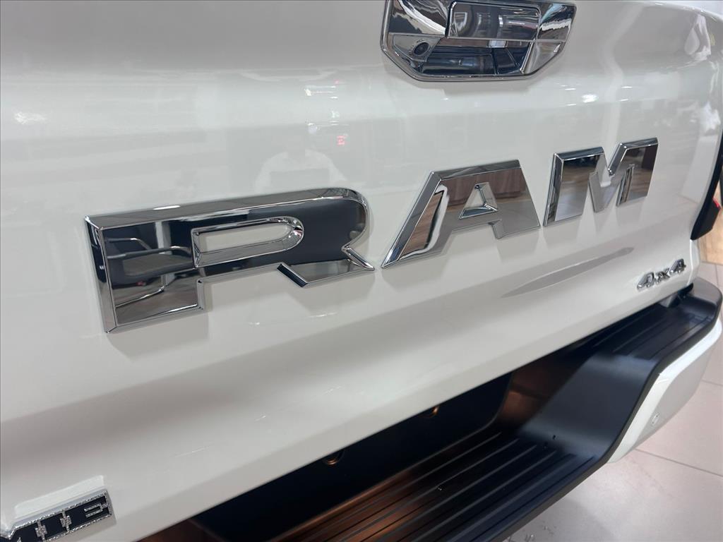 DAKOTA 2.2 TURBO DIESEL LARAMIE 4X4 AUTOMÁTICO16