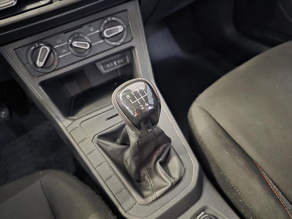POLO 1.0 MPI TRACK MANUAL12