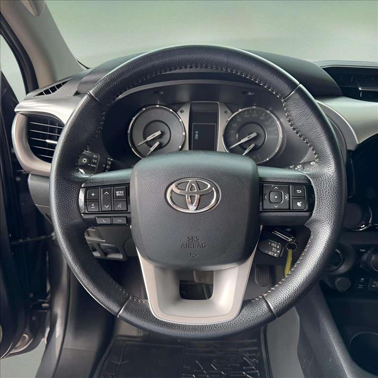 HILUX 2.8 D-4D TURBO DIESEL CD SR 4X4 AUTOMÁTICO9