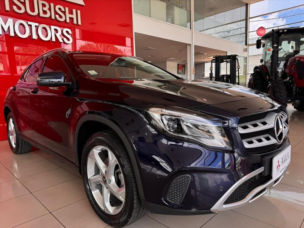 Mercedes-Benz-GLA 200-1.6 CGI FLEX ADVANCE 7G-DCT