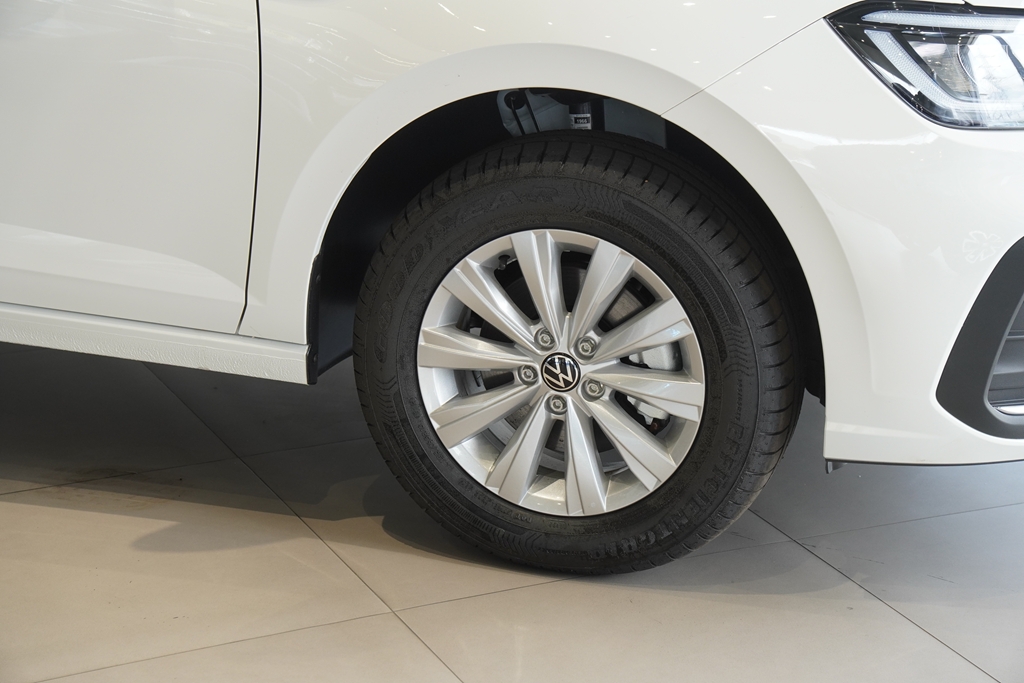 VIRTUS 1.0 170 TSI SENSE MANUAL4