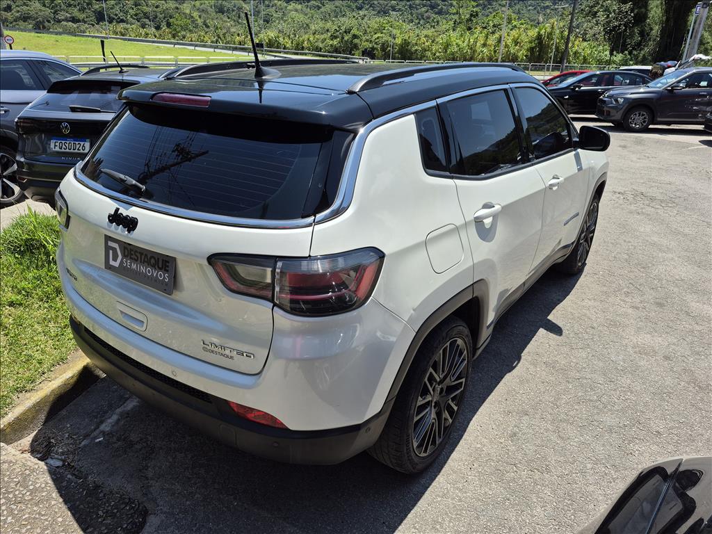 Foto ilustrativa do carro