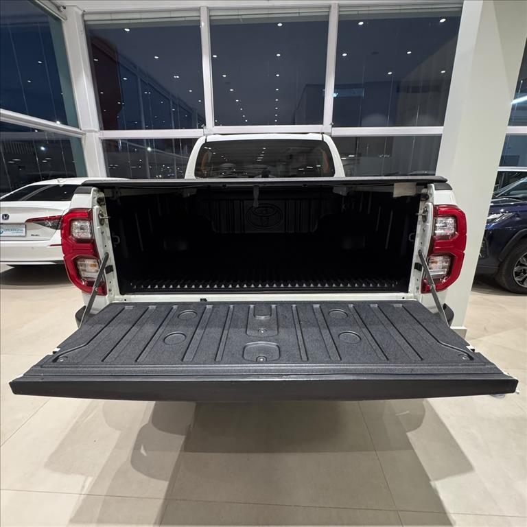 HILUX 2.8 D-4D TURBO DIESEL CD SRX 4X4 AUTOMÁTICO6