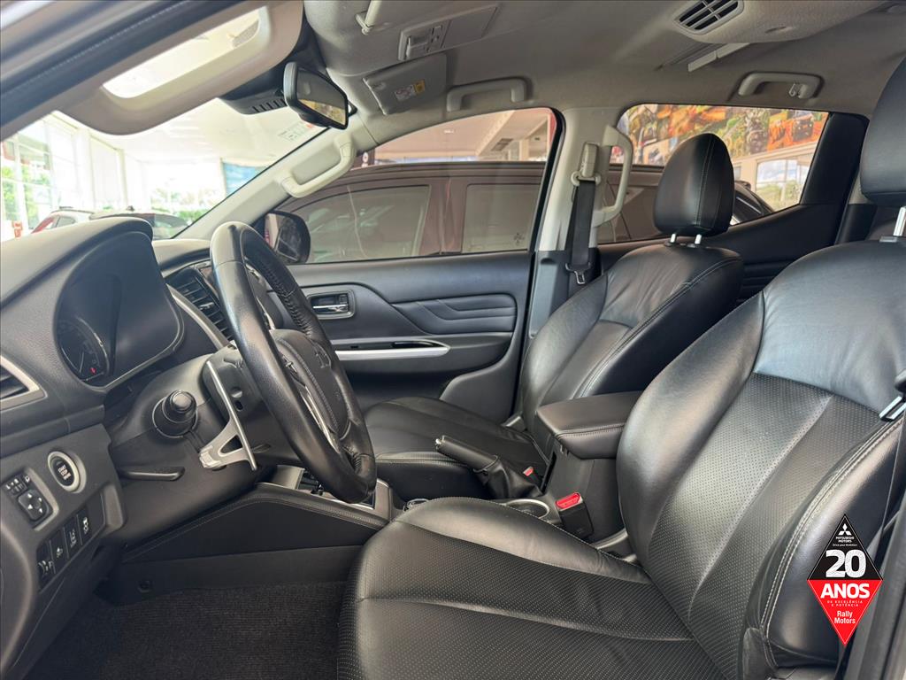 Mitsubishi-L200 TRITON-2.4 16V TURBO DIESEL SPORT HPE-S CD 4P 4X4 AUTOMÁTICO