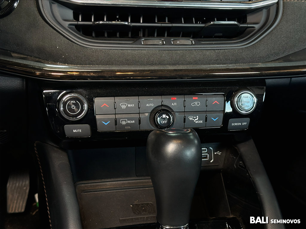 COMMANDER 1.3 T270 TURBO FLEX LIMITED AT69