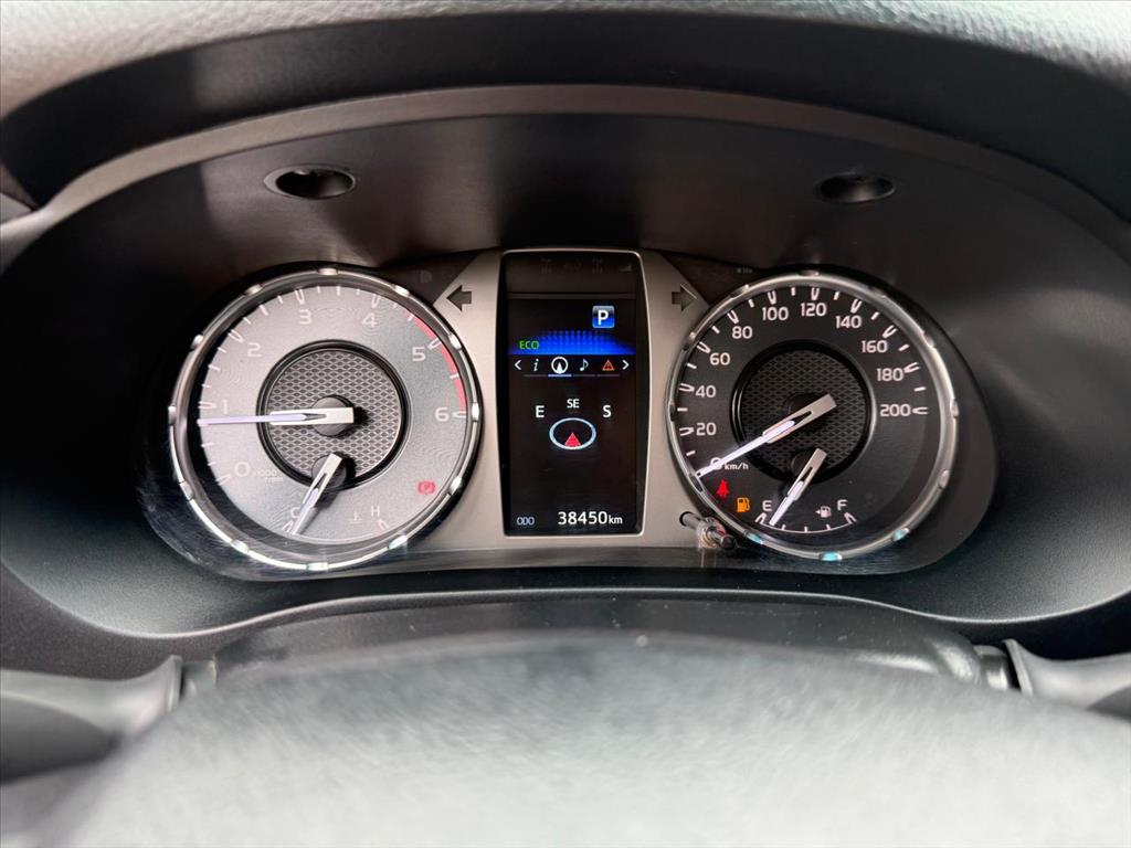 Toyota-HILUX-2.8 D-4D TURBO DIESEL CD SRV 4X4 AUTOMÁTICO