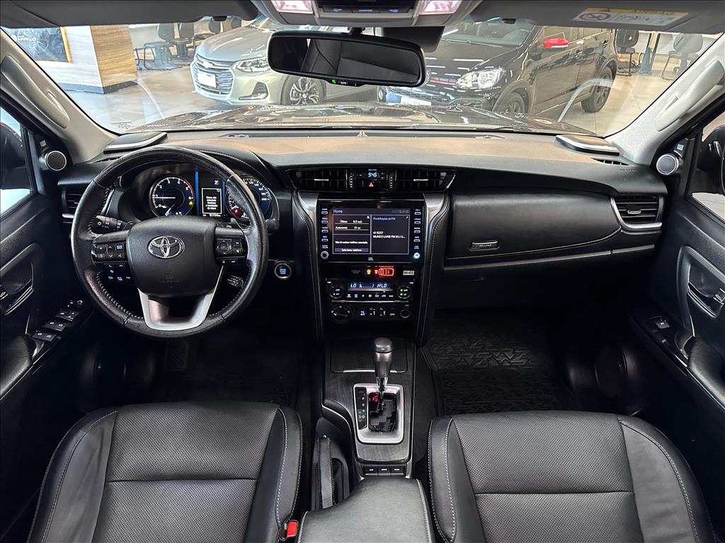 HILUX SW4 2.8 D-4D TURBO DIESEL SRX 4X4 AUTOMÁTICO6