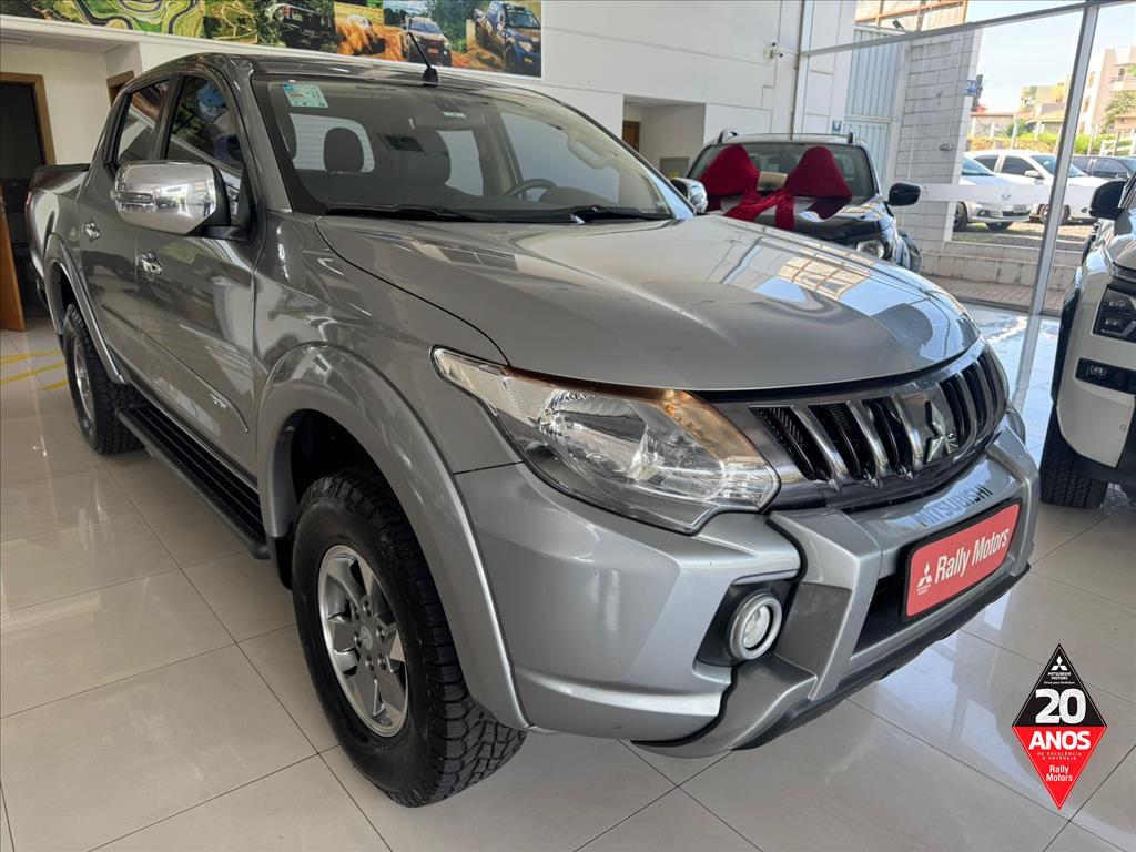 Mitsubishi-L200 TRITON-2.4 16V TURBO DIESEL SPORT HPE CD 4P 4X4 AUTOMÁTICO