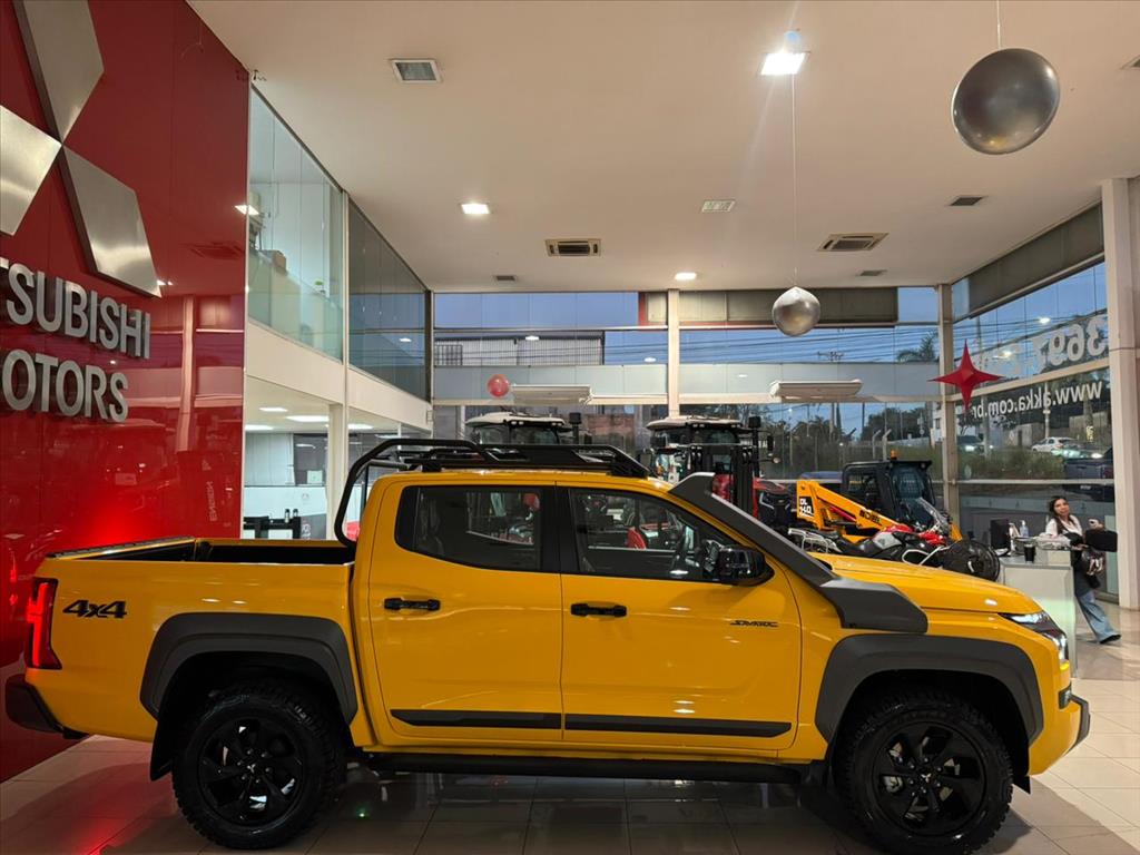 Mitsubishi-TRITON-2.4 BITURBO DIESEL CD SAVANA 4X4 AUTOMÁTICO