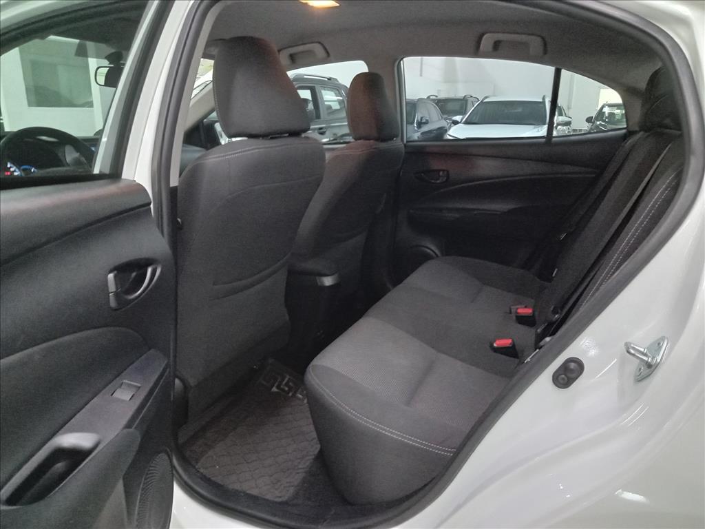 YARIS 1.5 16V FLEX SEDAN XL LIVE MULTIDRIVE8