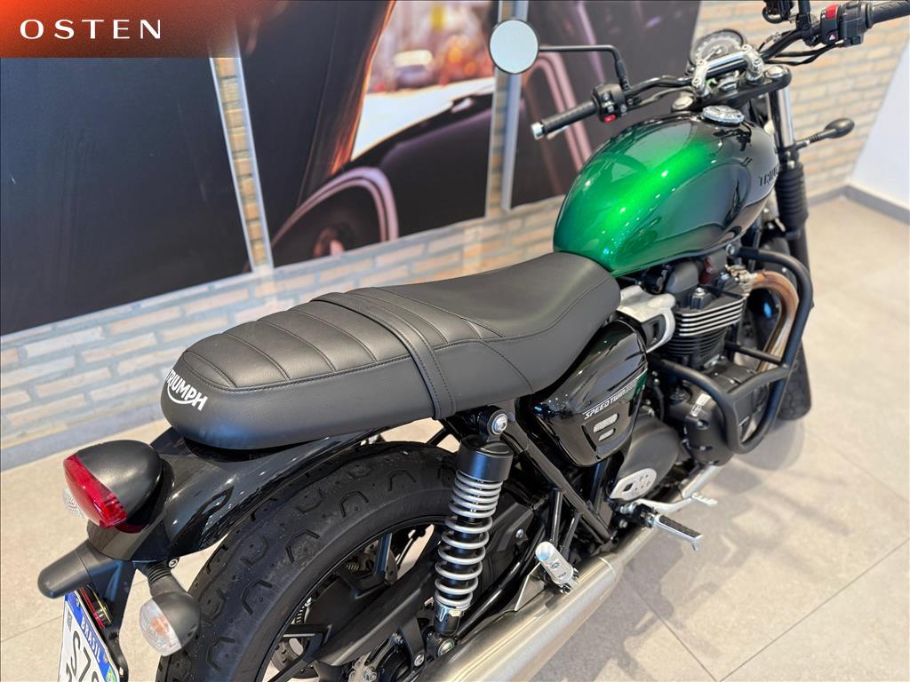 TRIUMPH-SPEED-TWIN 900