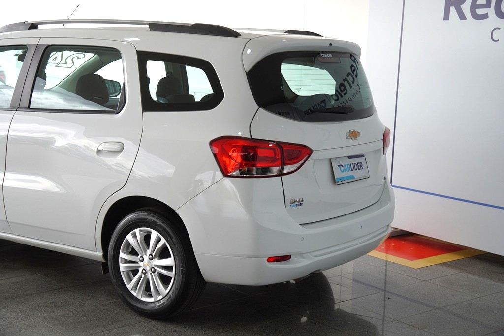 SPIN 1.8 LT 8V FLEX 4P AUTOMÁTICO5