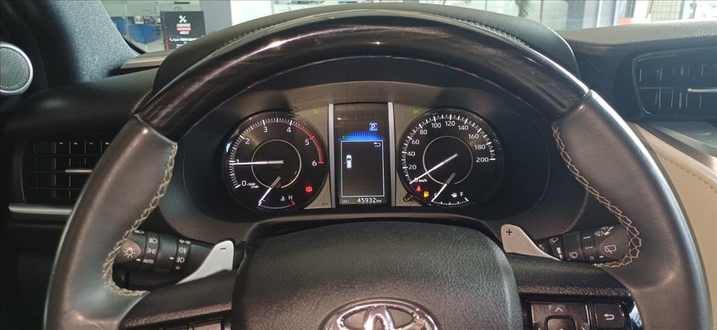HILUX 2.8 D-4D TURBO DIESEL CD CONQUEST 4X4 AUTOMÁTICO9