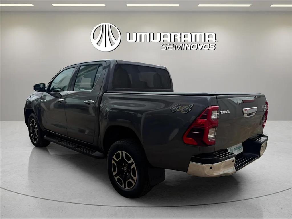 HILUX 2.8 D-4D TURBO DIESEL CD SRX 4X4 AUTOMÁTICO4