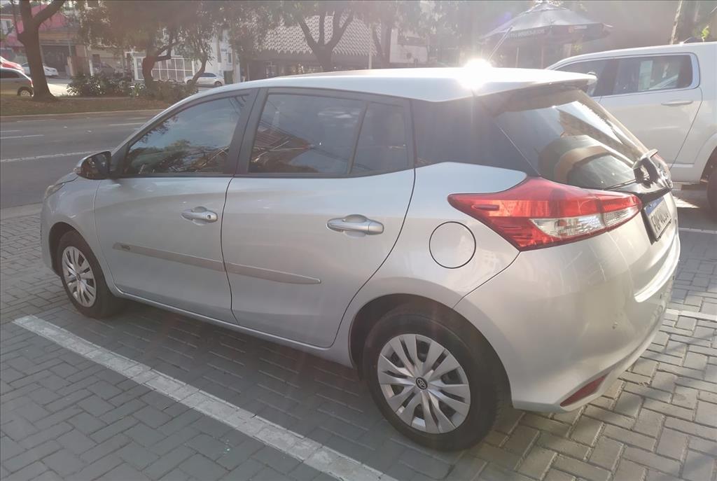 YARIS 1.3 16V FLEX XL LIVE MULTIDRIVE16