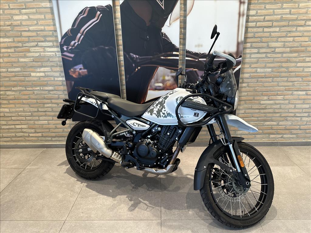 Royal Enfield-HIMALAYAN-450 KAMET WHITE