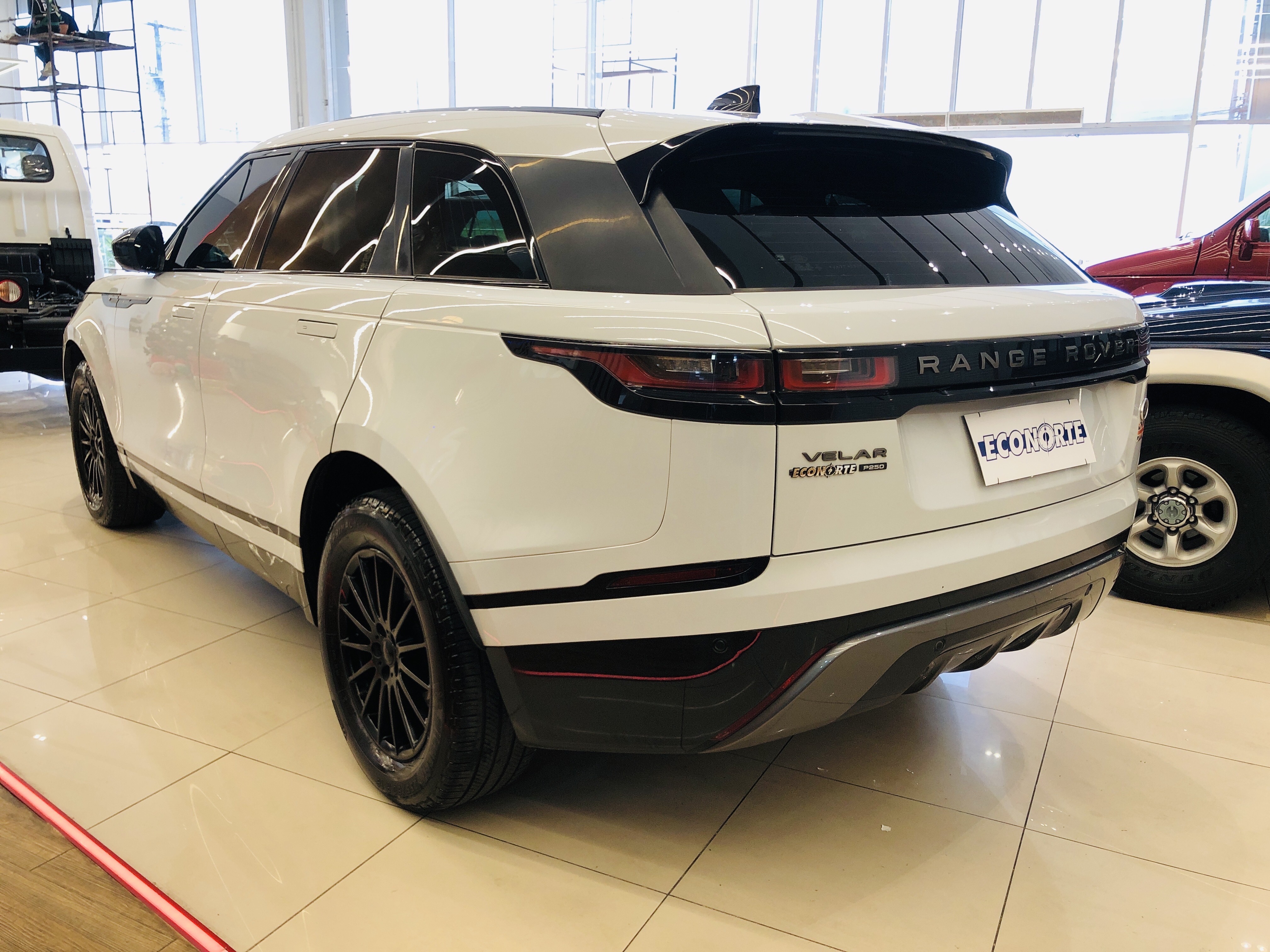 RANGE ROVER VELAR 2.0 D180 DIESEL R-DYNAMIC AUTOMÁTICO5