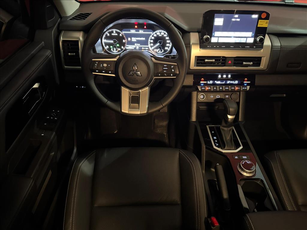 Mitsubishi-TRITON-2.4 BITURBO DIESEL CD HPE-S 4X4 AUTOMÁTICO