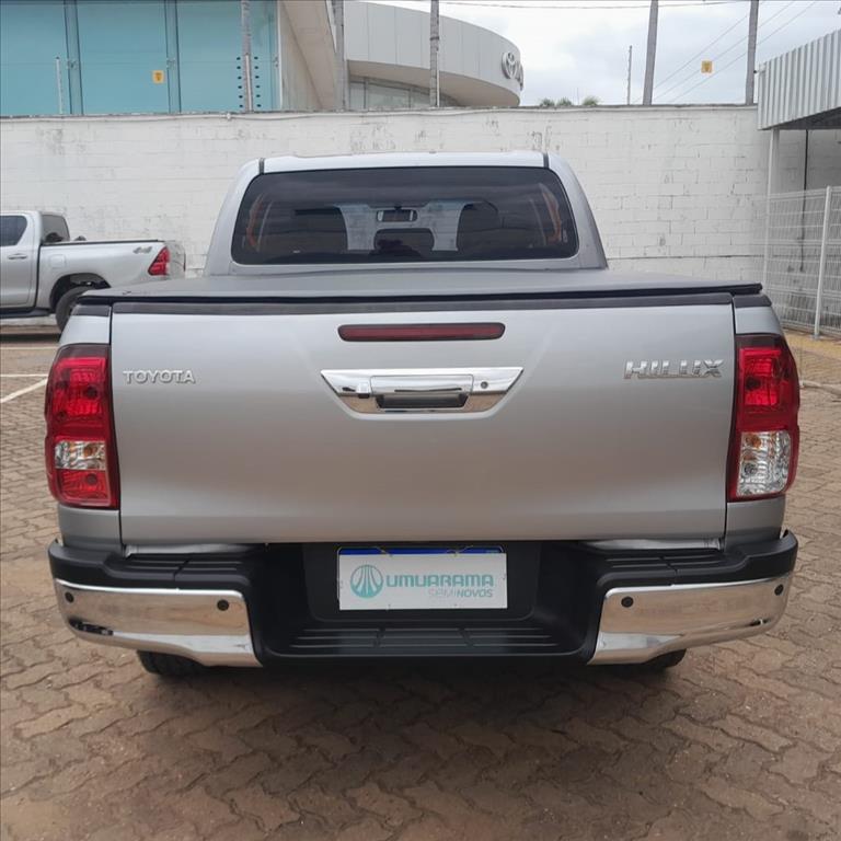 HILUX 2.8 D-4D TURBO DIESEL CD SR 4X4 AUTOMÁTICO5