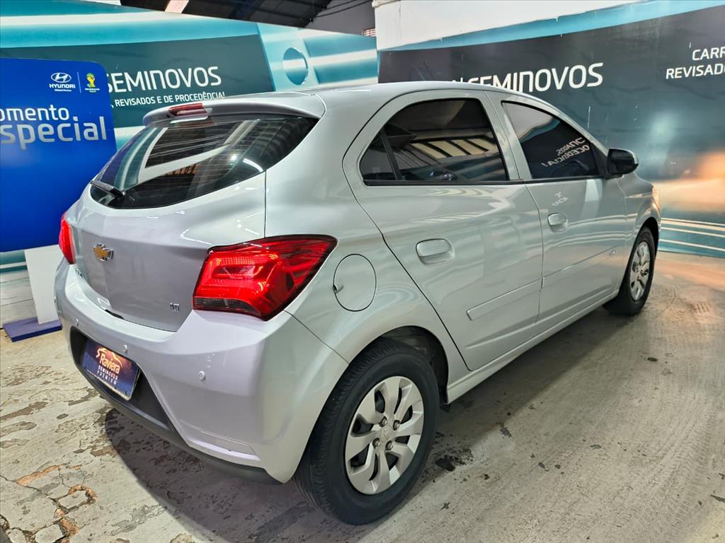 GM - Chevrolet-ONIX-1.0 MPFI LT 8V FLEX 4P MANUAL