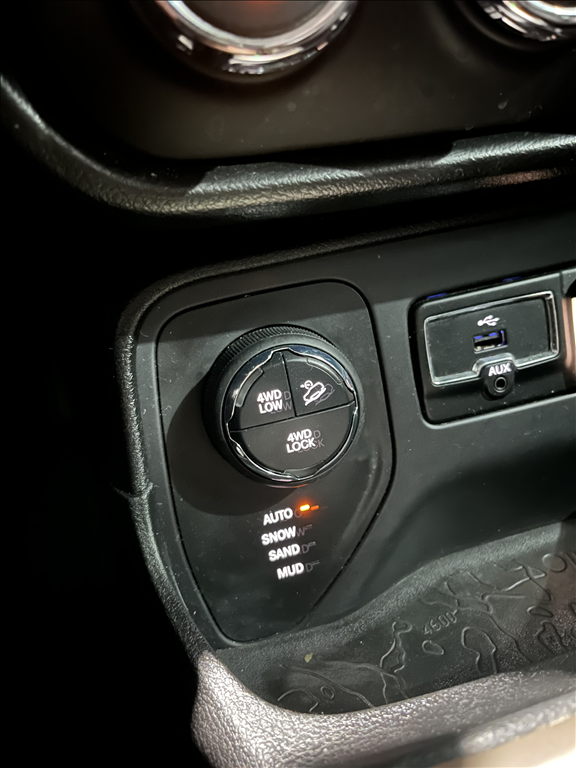 RENEGADE 2.0 16V TURBO DIESEL SPORT 4P 4X4 AUTOMÁTICO10