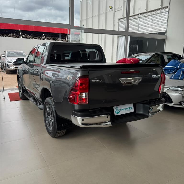 HILUX 2.8 D-4D TURBO DIESEL CD SR 4X4 AUTOMÁTICO3