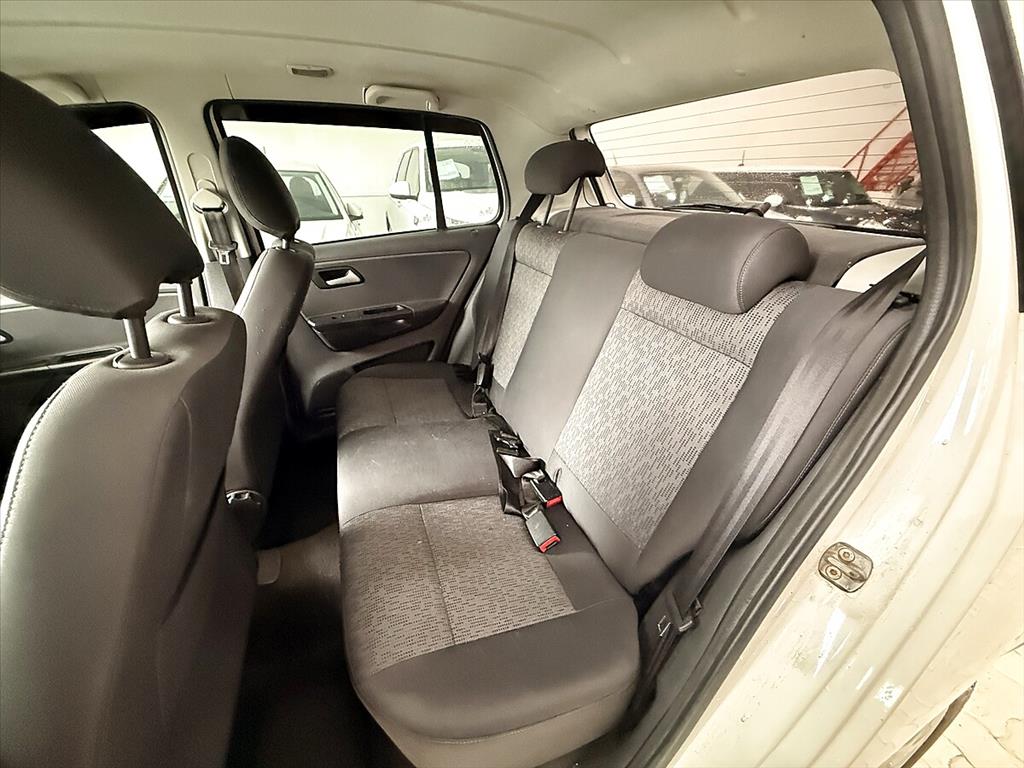 Volkswagen Fox - 1.6 MI 8V FLEX 4P MANUAL