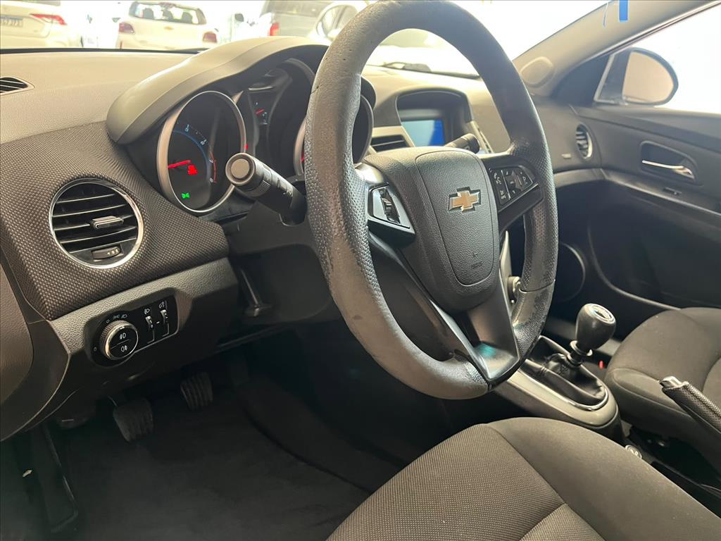 CRUZE 1.8 LT 16V FLEX 4P MANUAL10