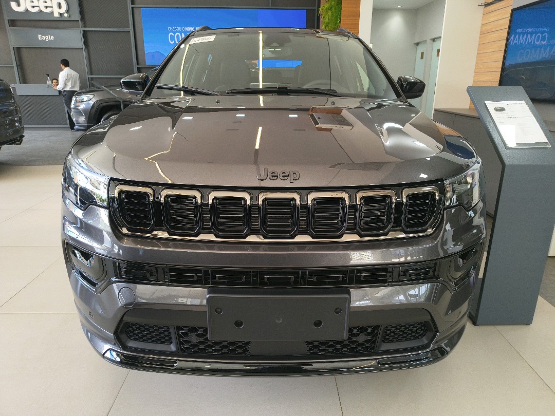 COMPASS 2.0 HURRICANE 4 TURBO GASOLINA BLACKHAWK AT9