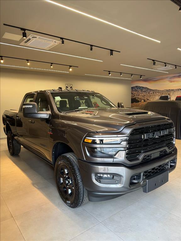 3500 6.7 I6 TURBO DIESEL LARAMIE NIGHT EDITION CD 4X4  AUTOMÁTICO0
