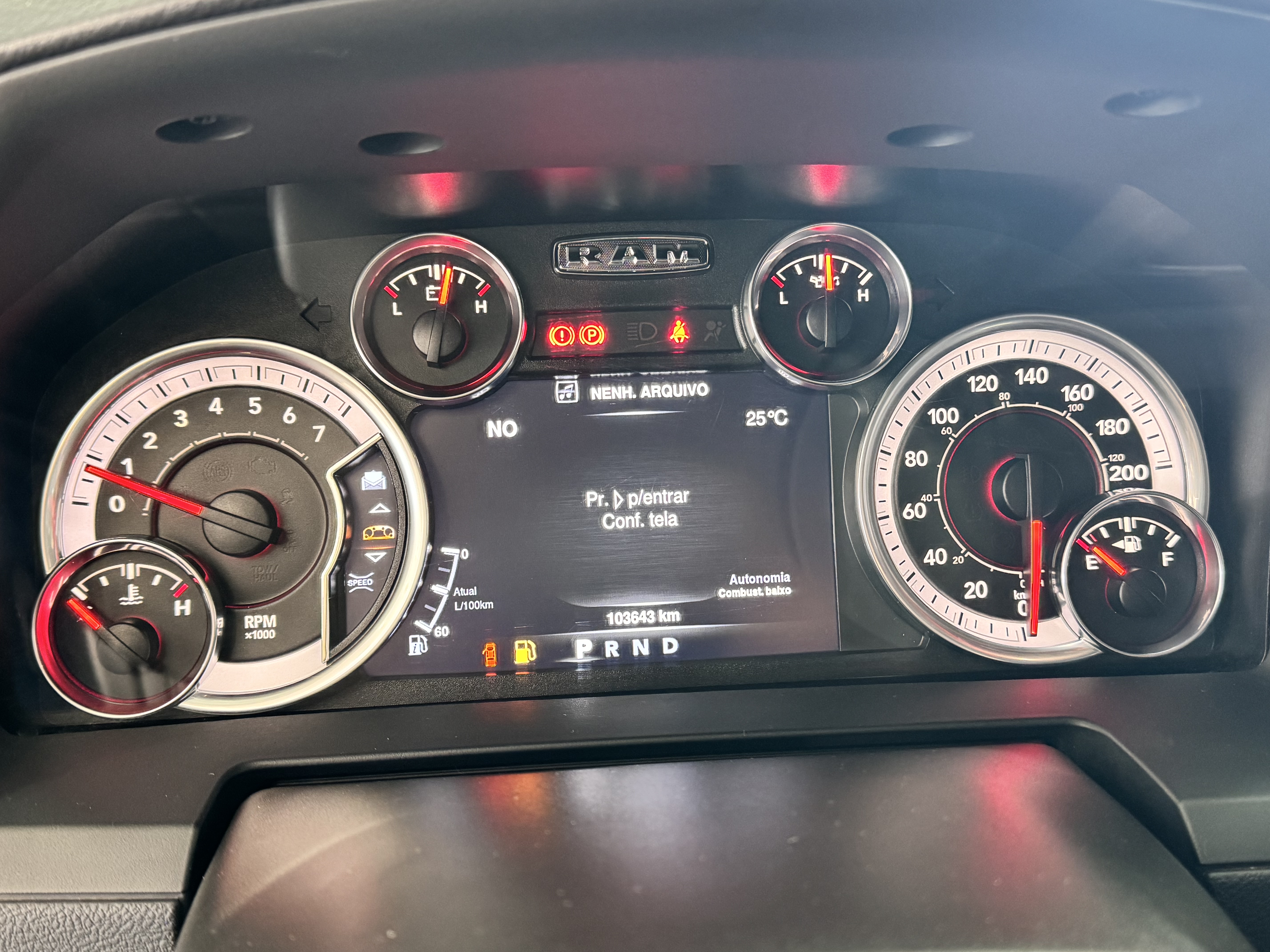 CLASSIC 5.7 V8 GASOLINA LARAMIE CD 4X4 AUTOMÁTICO8