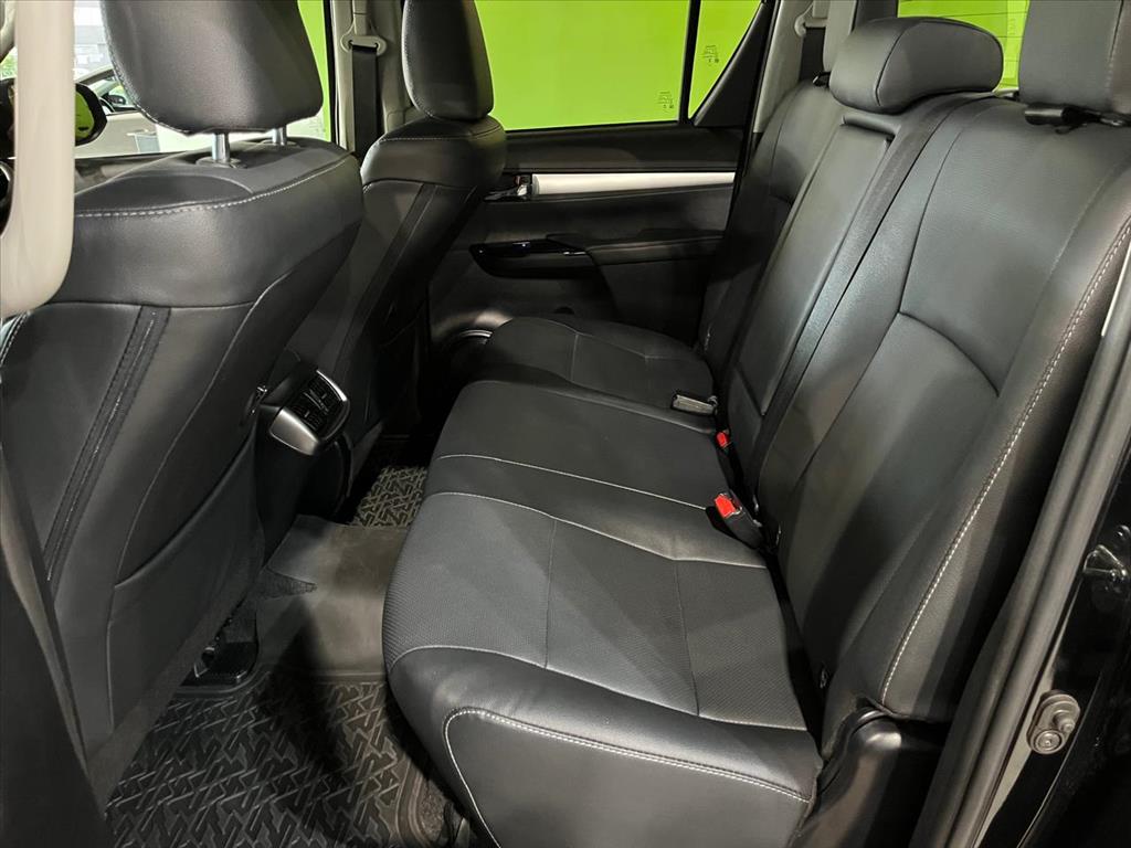 HILUX 2.8 D-4D TURBO DIESEL CD SRX 4X4 AUTOMÁTICO8