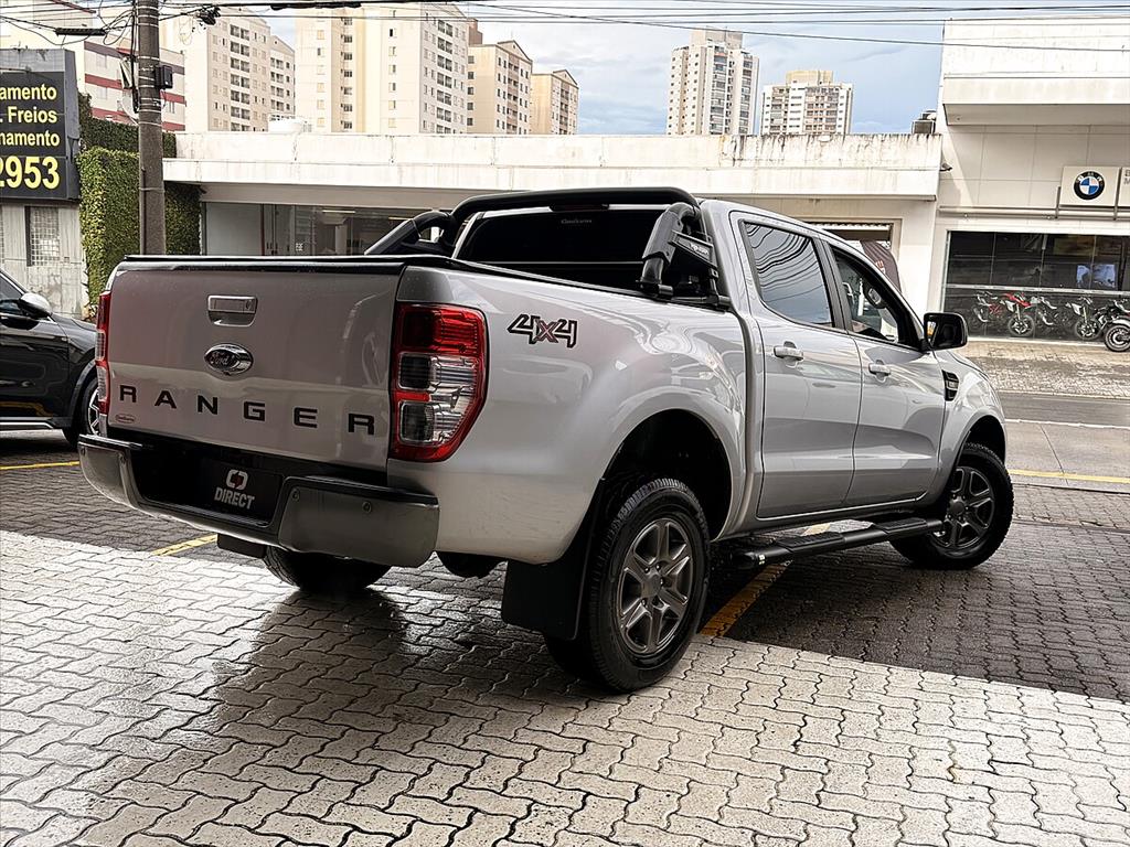 FORD RANGER 2.2 XLS 4X4 CD 16V DIESEL 4P AUTOMÁTICO