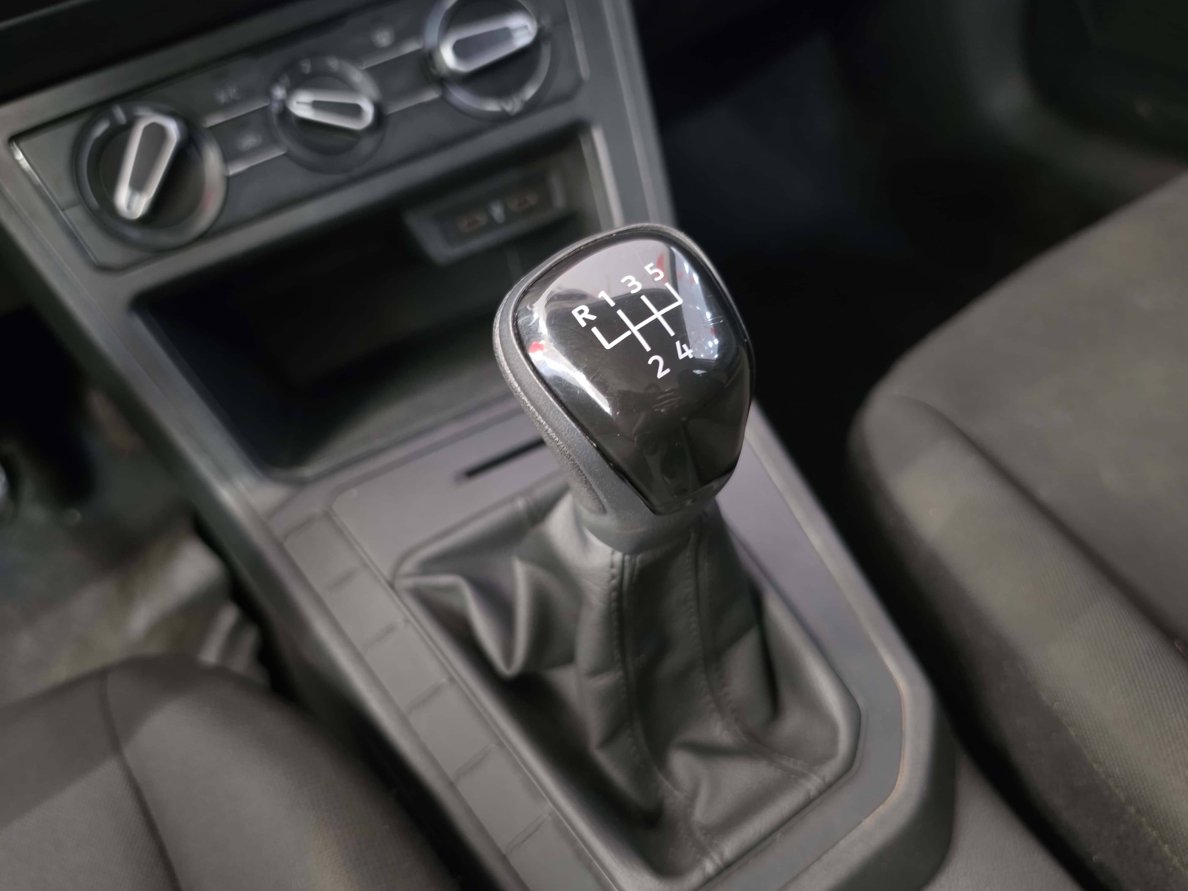 POLO 1.0 MPI TRACK MANUAL10