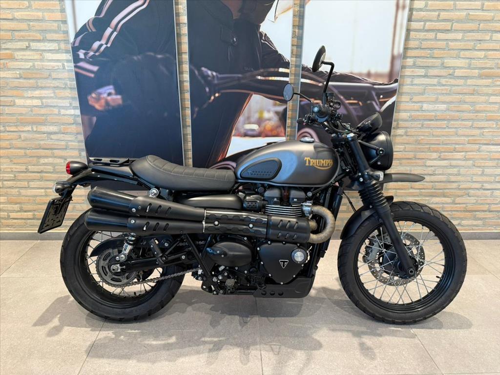 TRIUMPH-SCRAMBLER-STREET