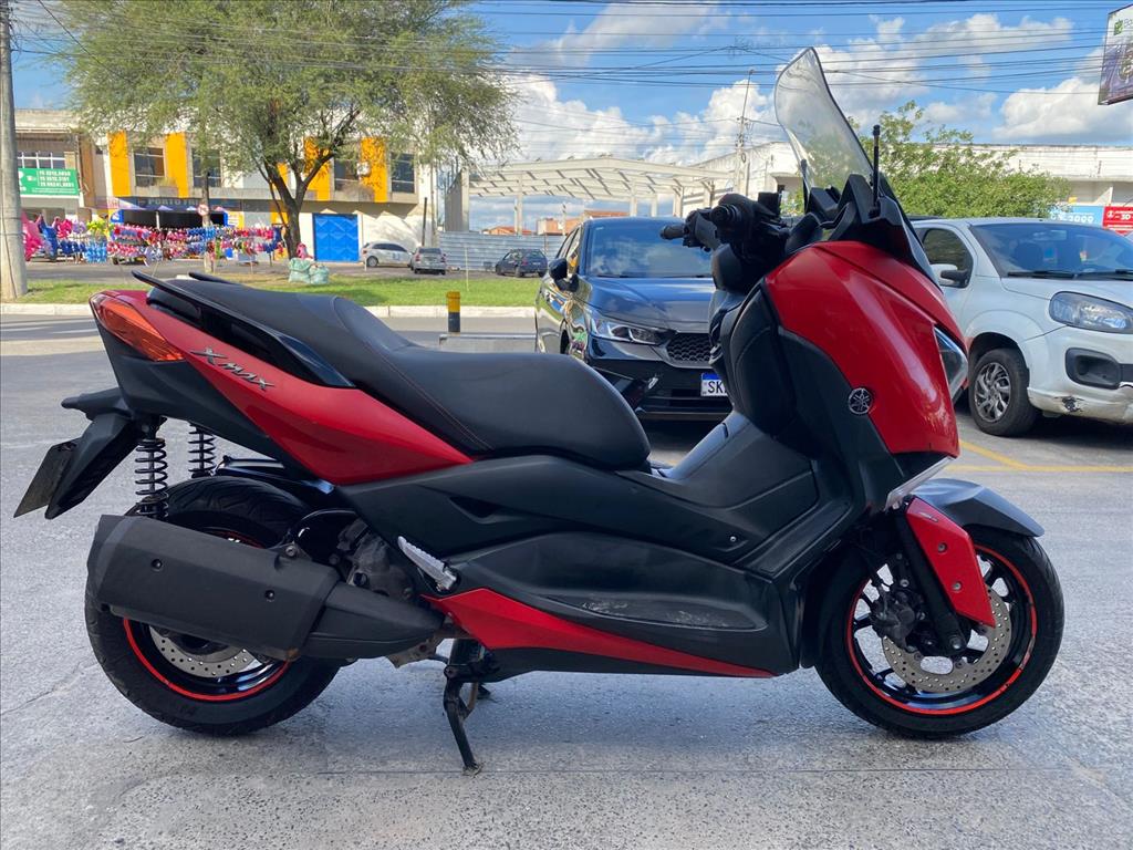YAMAHA XMAX foto 2