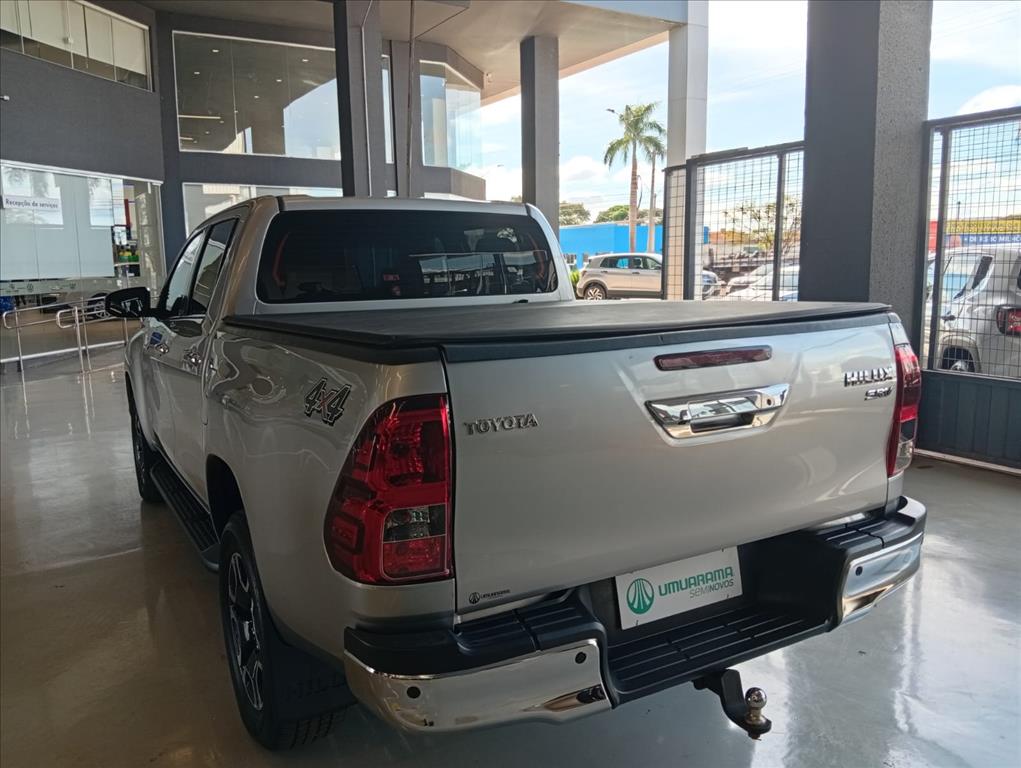 HILUX 2.8 D-4D TURBO DIESEL CD SRV 4X4 AUTOMÁTICO4