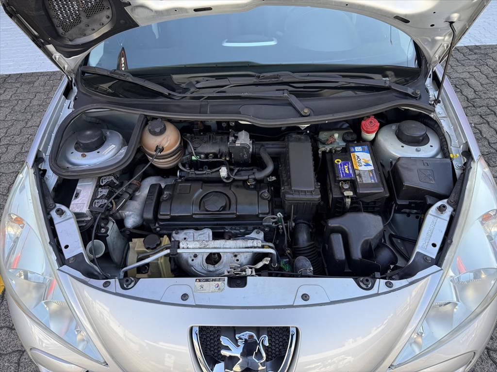 Peugeot 207 - 1.4 XR 8V FLEX 4P MANUAL