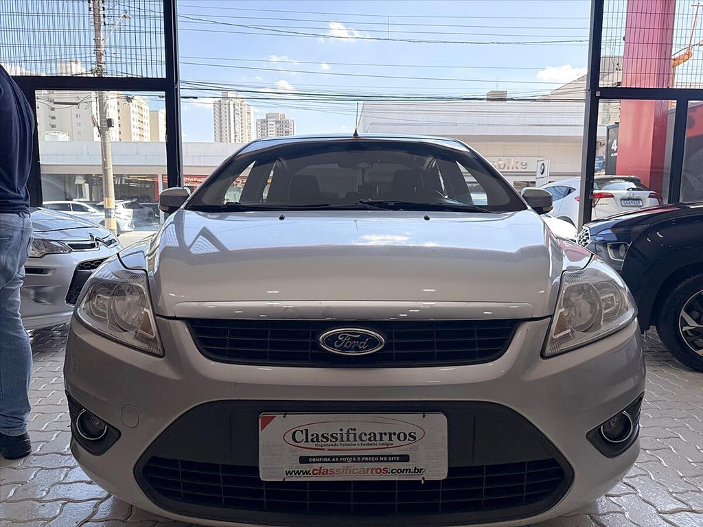 Ford Focus - 2.0 GLX SEDAN 16V FLEX 4P AUTOMÁTICO