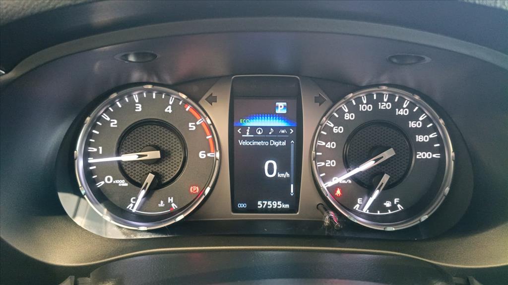 HILUX 2.8 D-4D TURBO DIESEL CD SRX 4X4 AUTOMÁTICO9