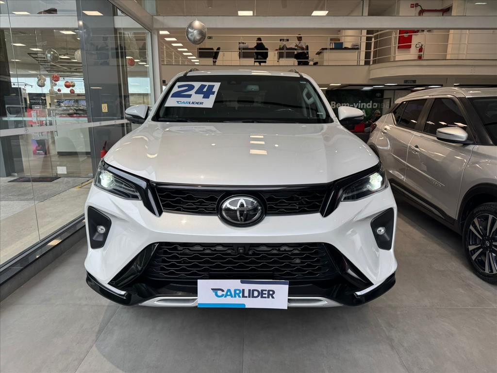 HILUX 2.8 D-4D TURBO DIESEL CD SRX 4X4 AUTOMÁTICO