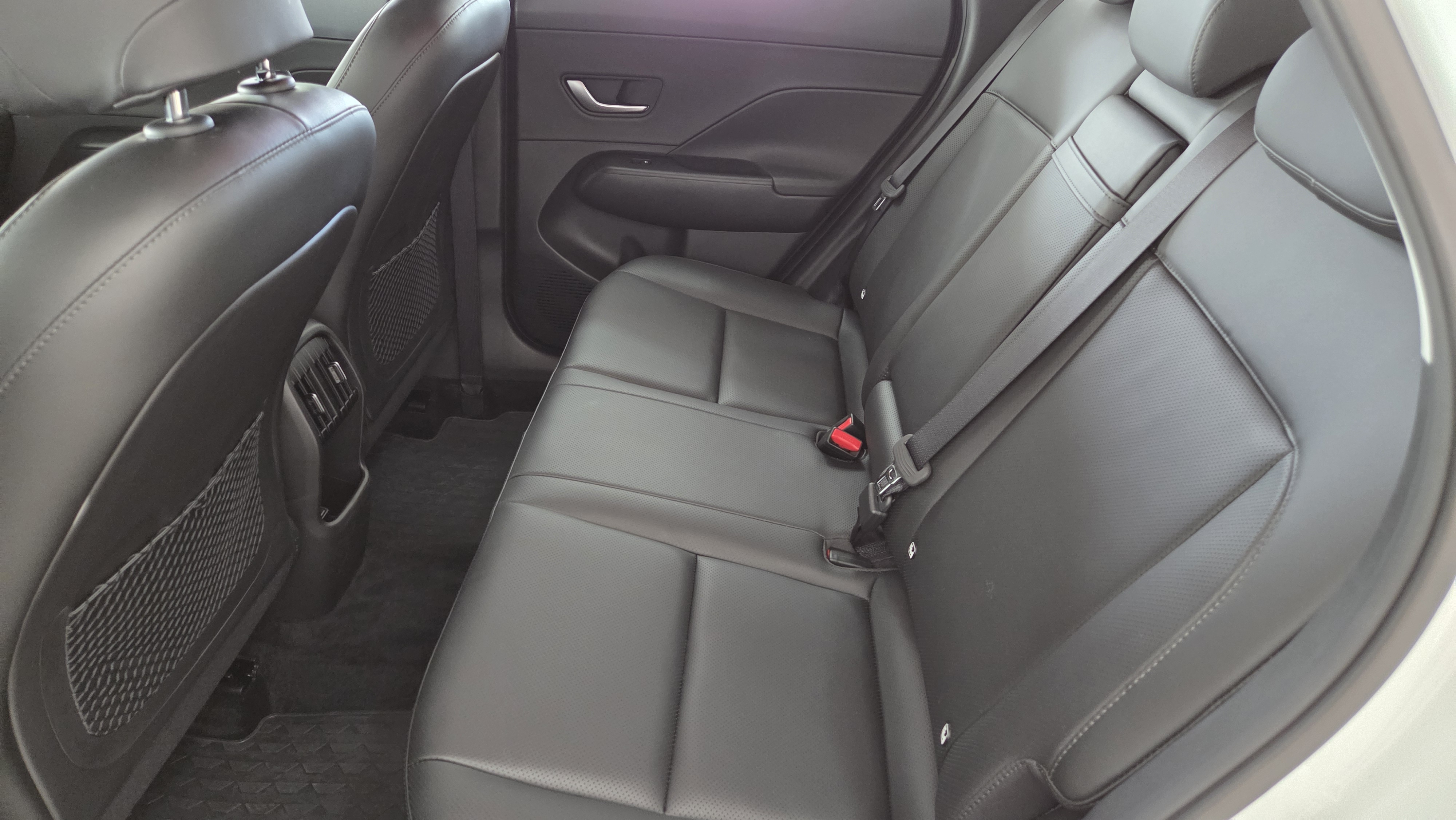 Hyundai-KONA-1.6 GDI HEV ULTIMATE DCT