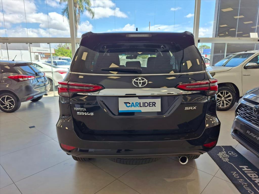 HILUX SW4 2.8 D-4D TURBO DIESEL SRX 7L 4X4 AUTOMÁTICO6