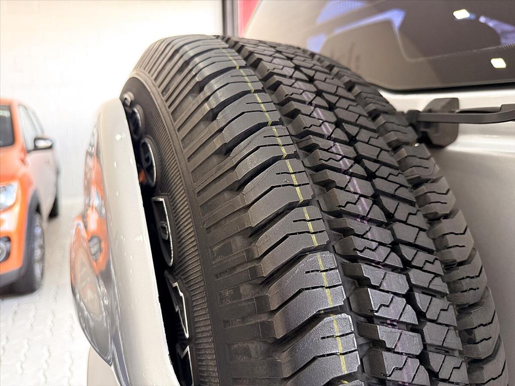 Jeep Cherokee - 3.7 SPORT 4X4 V6 12V GASOLINA 4P AUTOMÁTICO