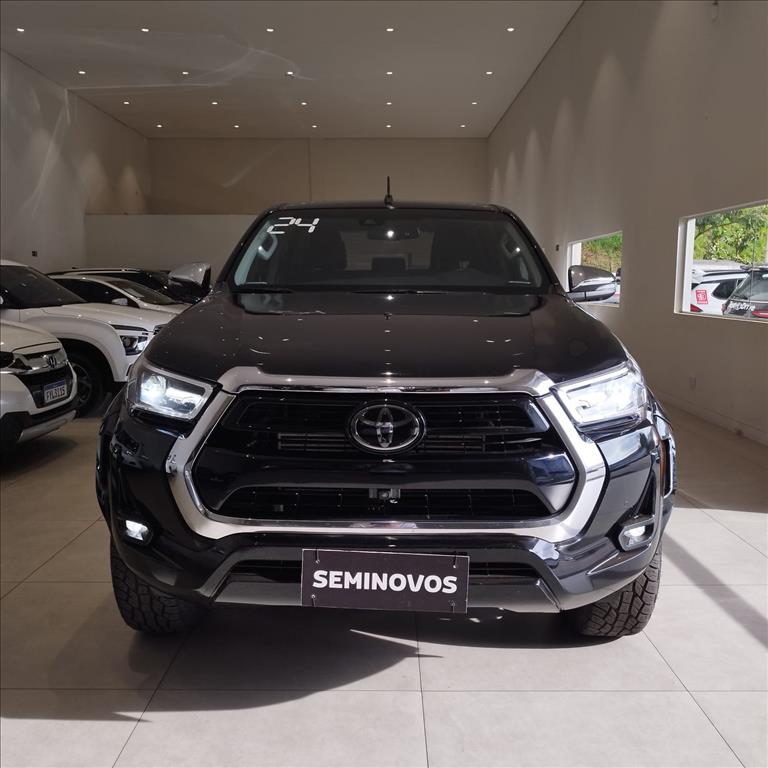HILUX 2.8 D-4D TURBO DIESEL CD SRX PLUS 4X4 AUTOMÁTICO1