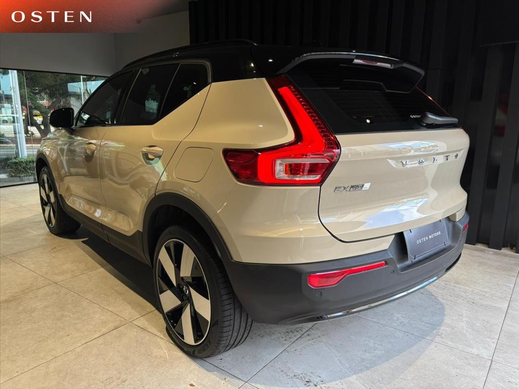 Volvo-EX40-P8 RECHARGE TWIN ELECTRIC ULTRA BLACK EDITION AWD