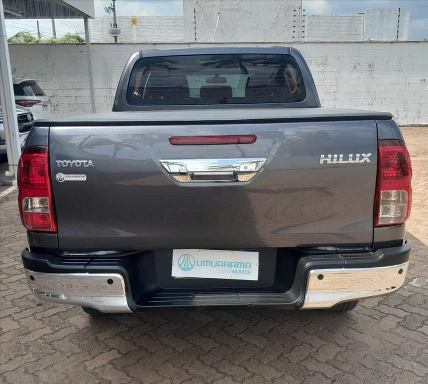 HILUX 2.8 D-4D TURBO DIESEL CD SR 4X4 AUTOMÁTICO4