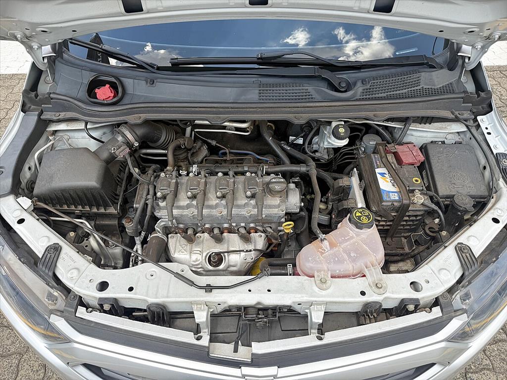 Chevrolet Onix - 1.0 MPFI LT 8V FLEX 4P MANUAL