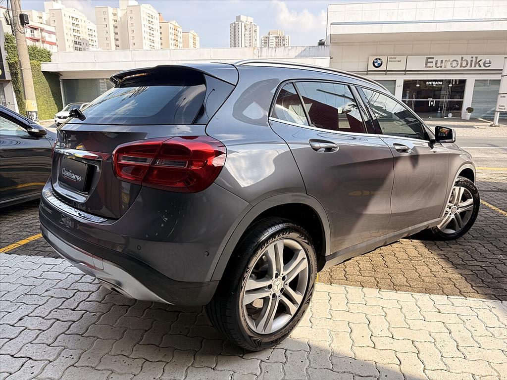 Mercedes-Benz Gla 200 - 1.6 CGI ADVANCE 16V TURBO FLEX 4P AUTOMÁTICO