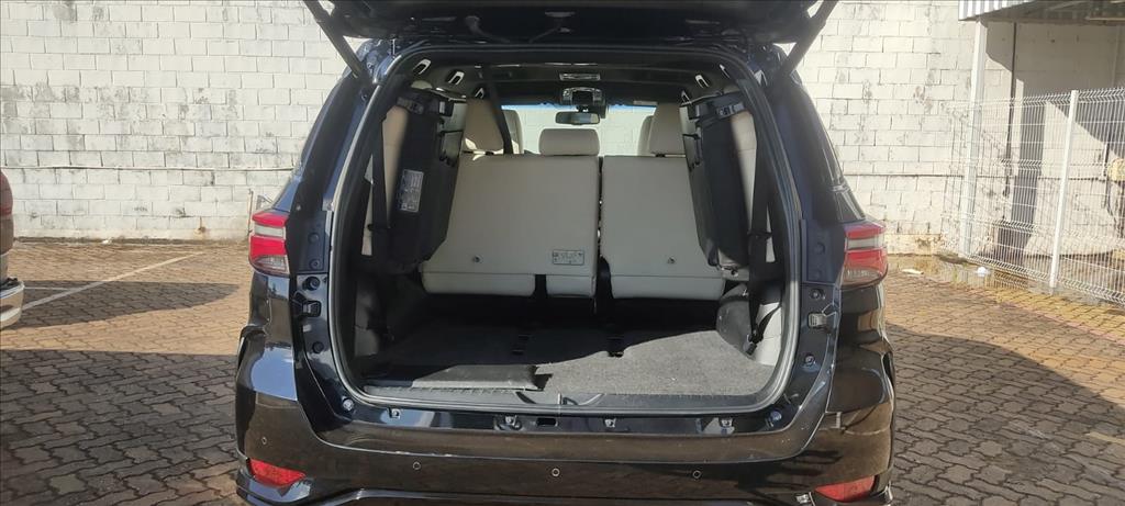 HILUX SW4 2.8 D-4D TURBO DIESEL DIAMOND 7L 4X4 AUTOMÁTICO8